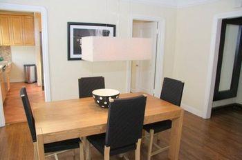 West Hollywood Vintage Vacation Apt. Apartment *
