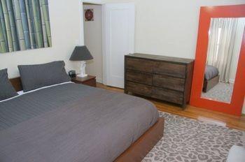 West Hollywood Vintage Vacation Apt. Apartment *
