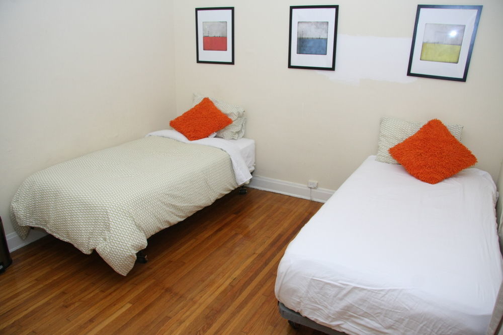 West Hollywood Vintage Vacation Apt. *