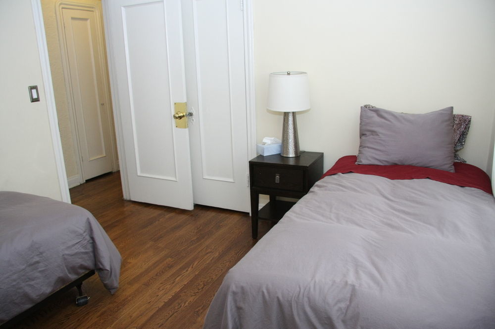 West Hollywood Vintage Vacation Apt.