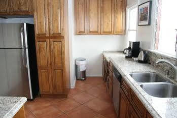 West Hollywood Vintage Vacation Apt. * Los Angeles