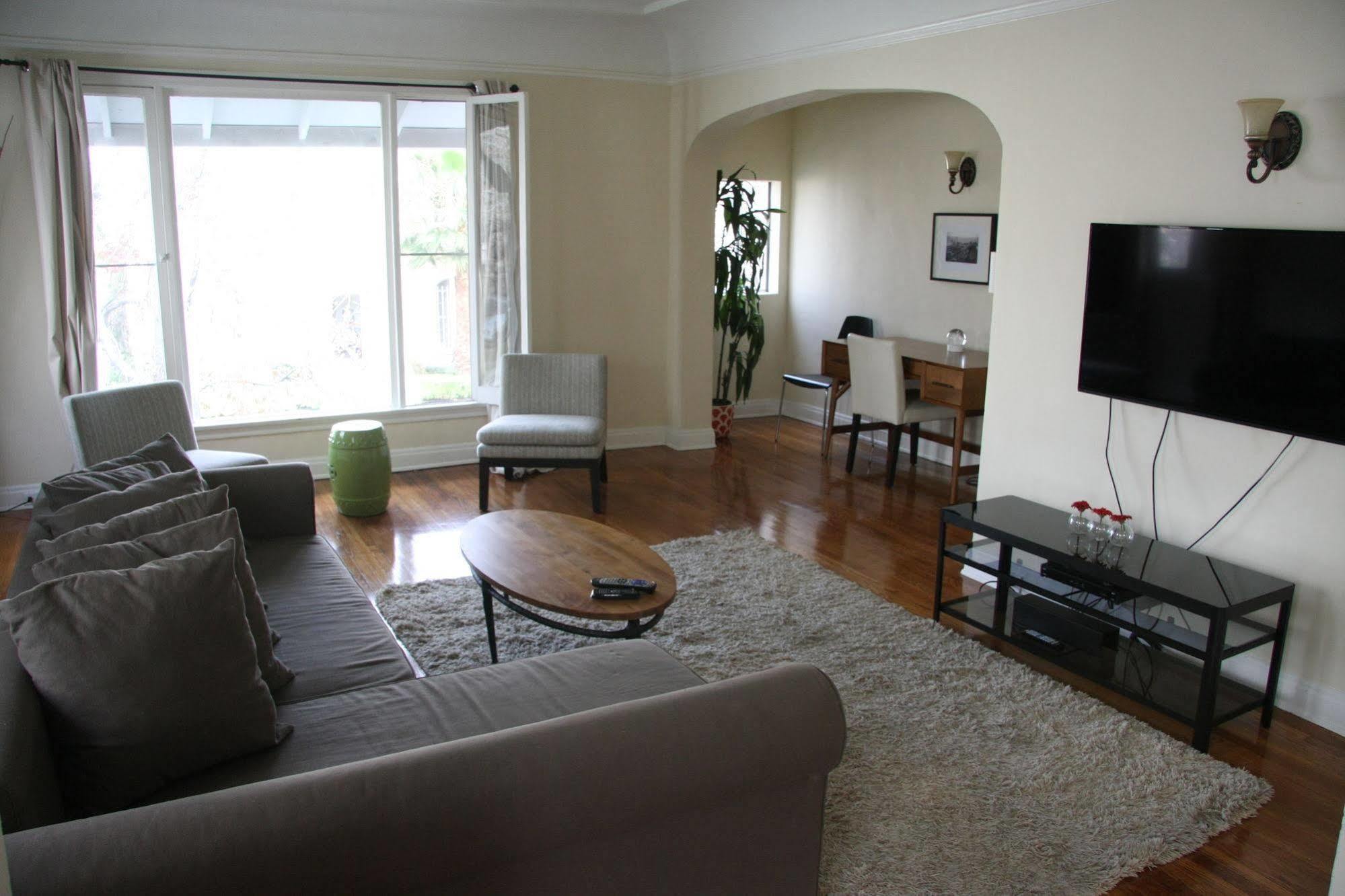 Apartment West Hollywood Vintage Vacation Apt. *