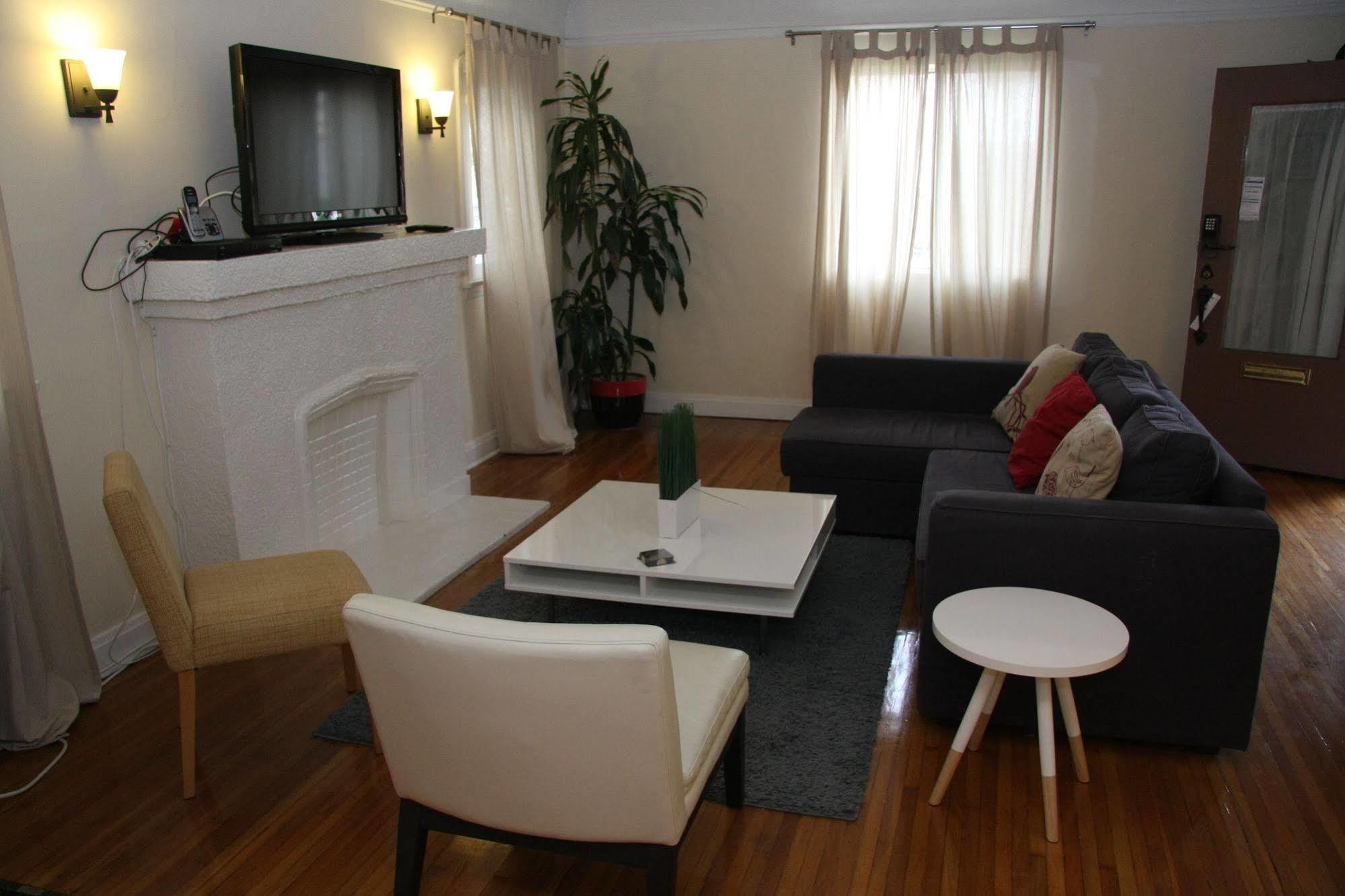 West Hollywood Vintage Vacation Apt. Apartment Los Angeles